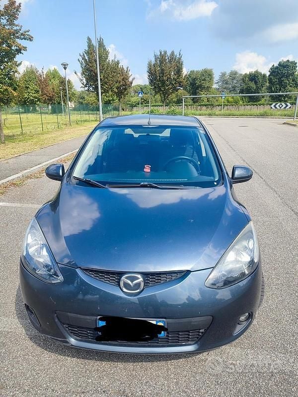 Usata Mazda 2 75 CV (55 kW) 2009 Blu Berlina
