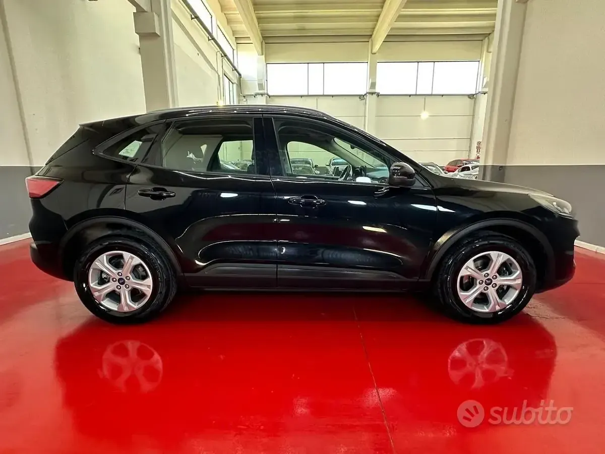 Usata Ford Kuga Titanium 120 CV (88 kW) 2020 Nero SUV