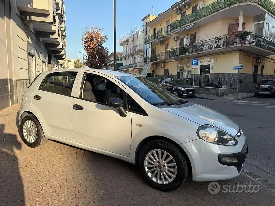 Usata Fiat Punto Evo Dynamic 75 CV (55 kW) 2011 Grigio Utilitaria