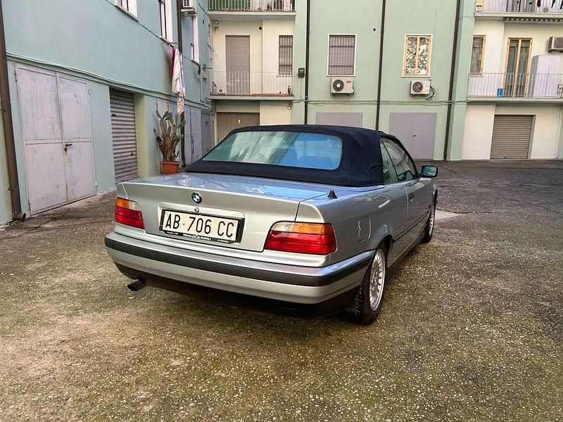 Usata BMW 320 Cabriolet 150 CV (110 kW) 1994 Argento Cabrio