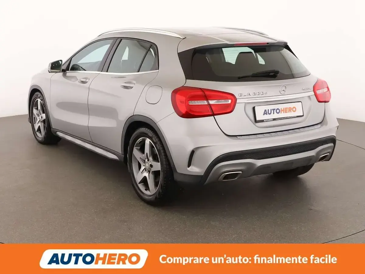 Usata Mercedes GLA200 Premium 136 CV (100 kW) 2016 Argento SUV