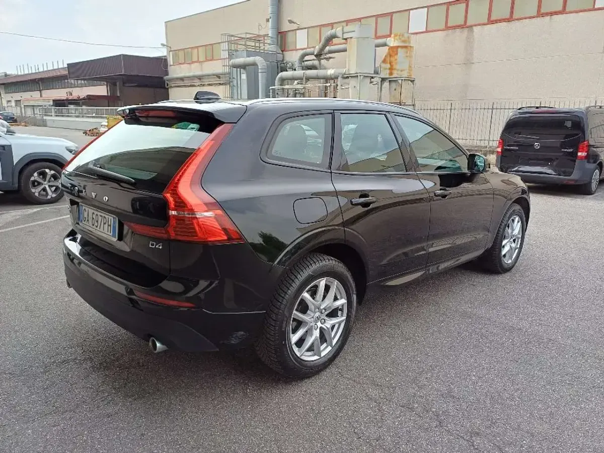 Usata Volvo XC60 Business Edition 190 CV (139 kW) 2020 Nero SUV