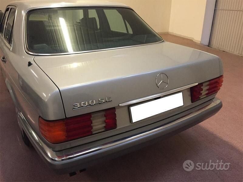 Begagnad Mercedes 300 SE 188 HK (138 kW) 1986 Grå Sedan