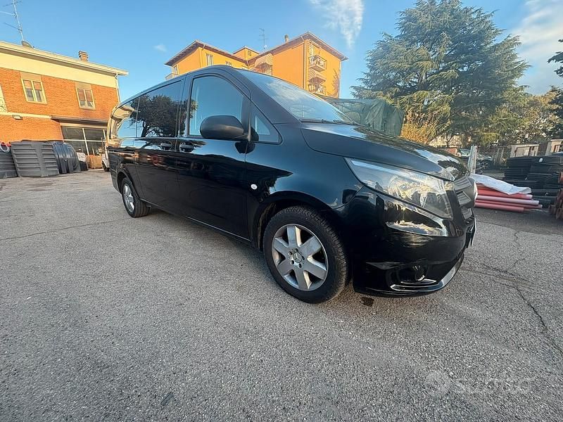 Nero Usata 2015 Mercedes Vito Furgone | 17.500 € - Immagine 1/4