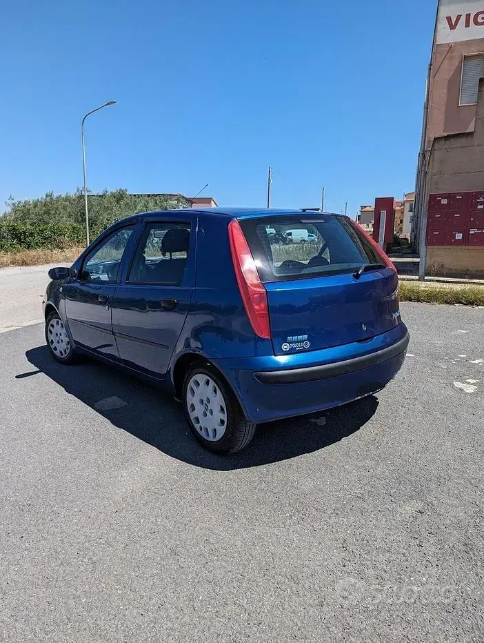 Usata Fiat Punto 60 CV (44 kW) 2002 Blu Utilitaria