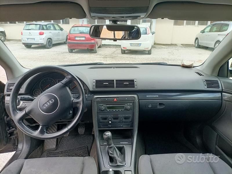 Usata Audi A4 131 CV (96 kW) 2003 Nero Station wagon