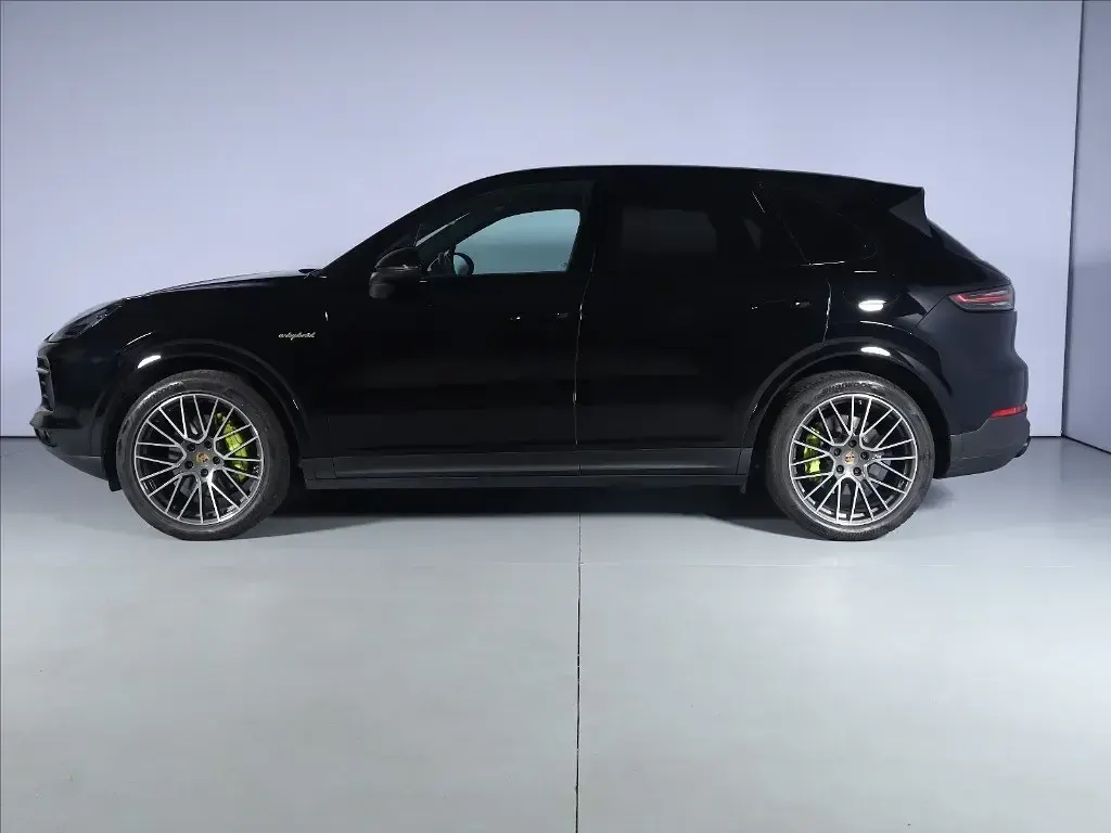 Usata Porsche Cayenne Platinum Edition 462 CV (339 kW) 2022 Nero metallizzato SUV