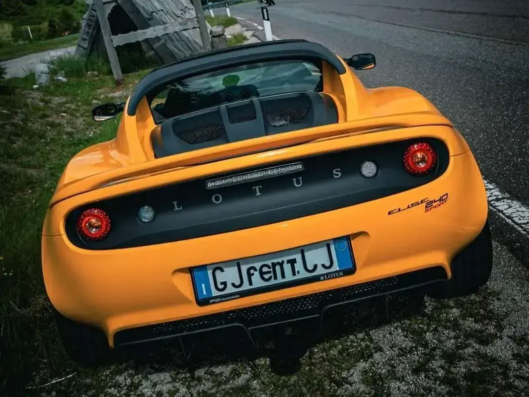 Usata Lotus Elise 243 CV (178 kW) 2022 Giallo Cabrio
