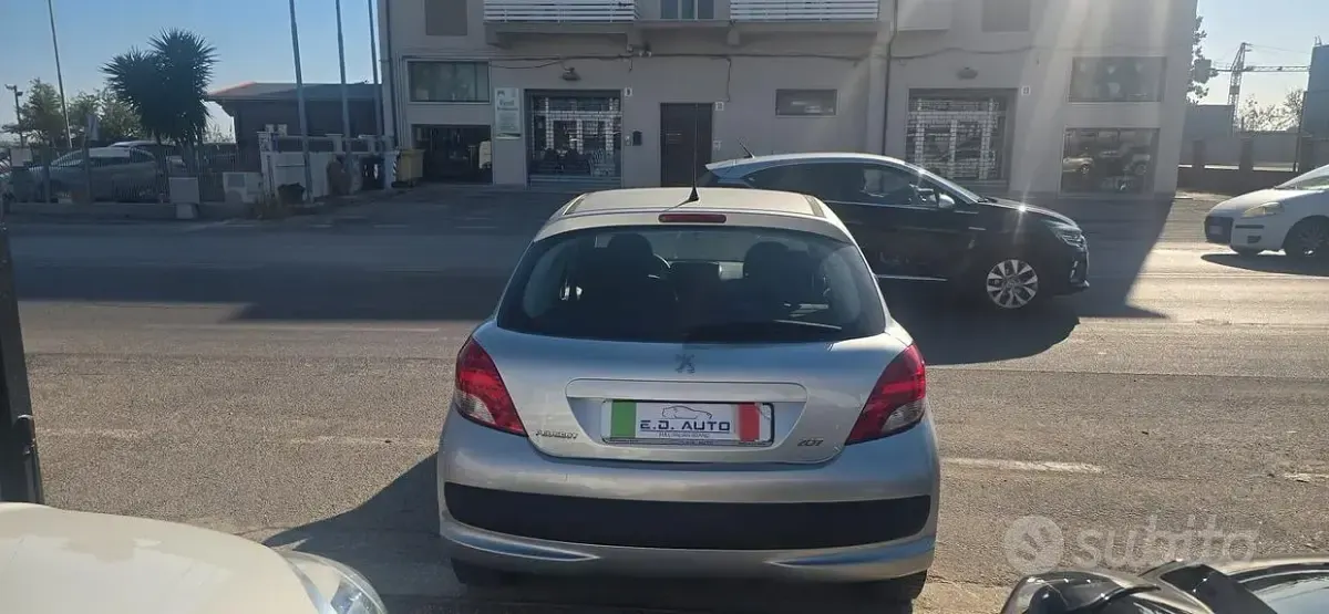 Usata Peugeot 207 68 CV (50 kW) 2011 Grigio Berlina