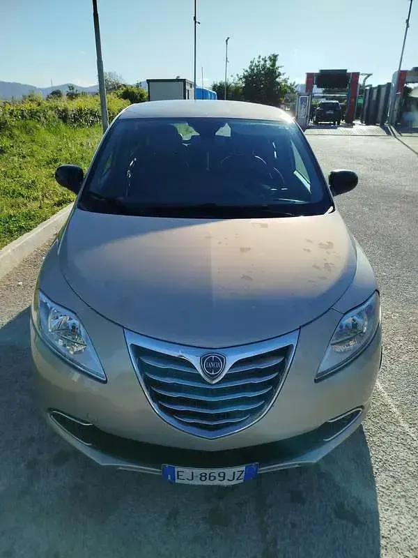 Usata Lancia Ypsilon Gold 95 CV (69 kW) 2011 Utilitaria