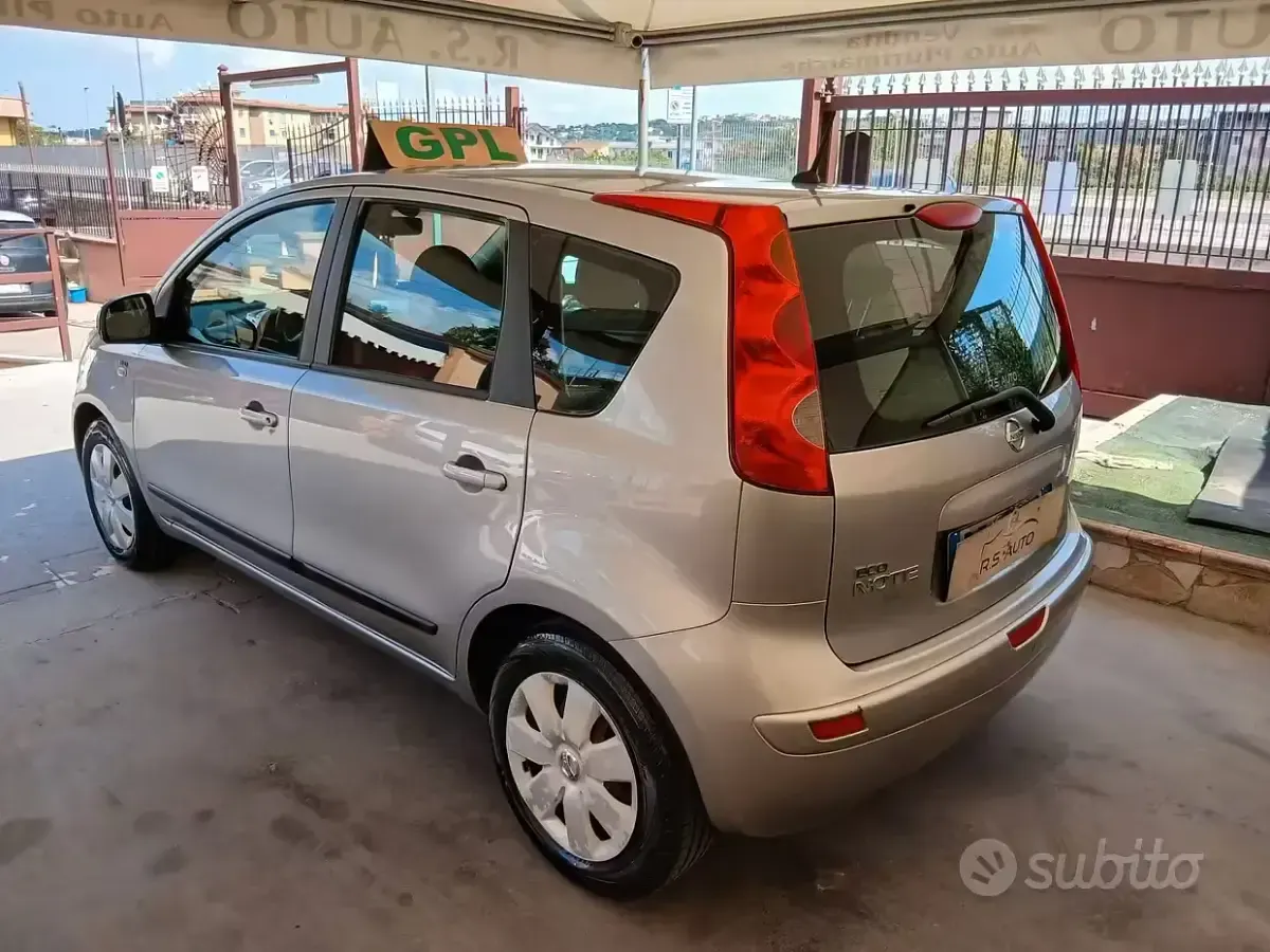 Usata Nissan Note 88 CV (64 kW) 2009 Grigio Utilitaria