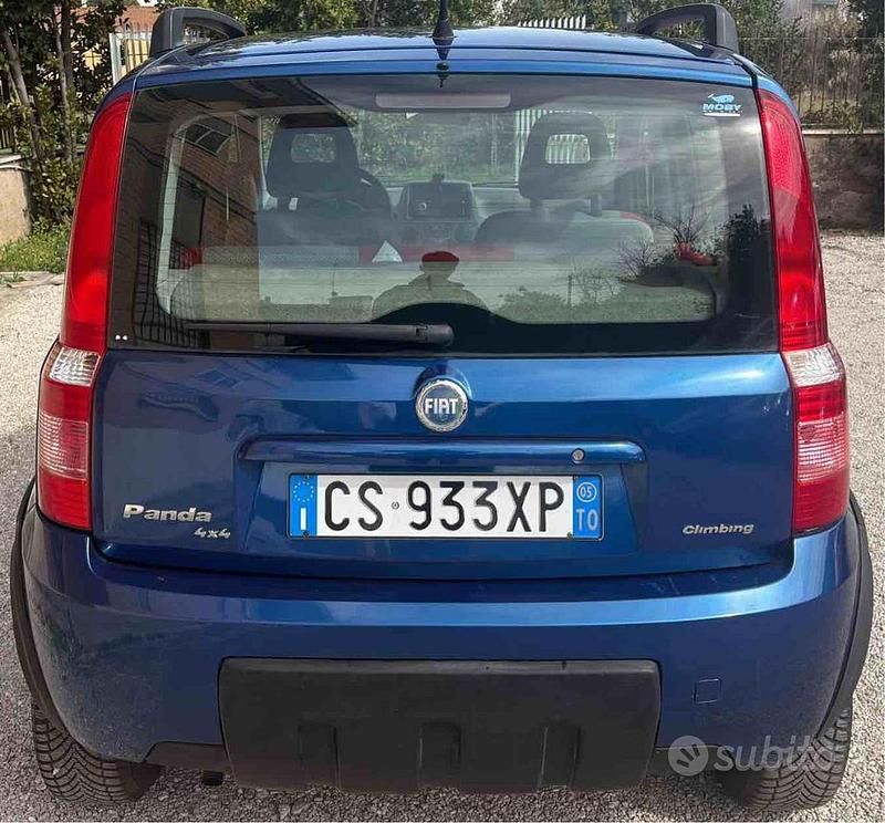 Usata Fiat Panda 4x4 Climbing 60 CV (44 kW) 2005 Blu/azzurro Utilitaria