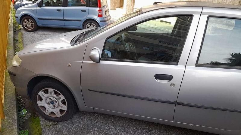 Usata Fiat Punto Dynamic 60 CV (44 kW) 2005 Utilitaria