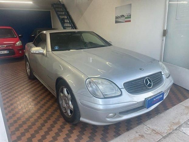 Usata Mercedes SLK200 163 CV (119 kW) 2000 Argento Cabrio