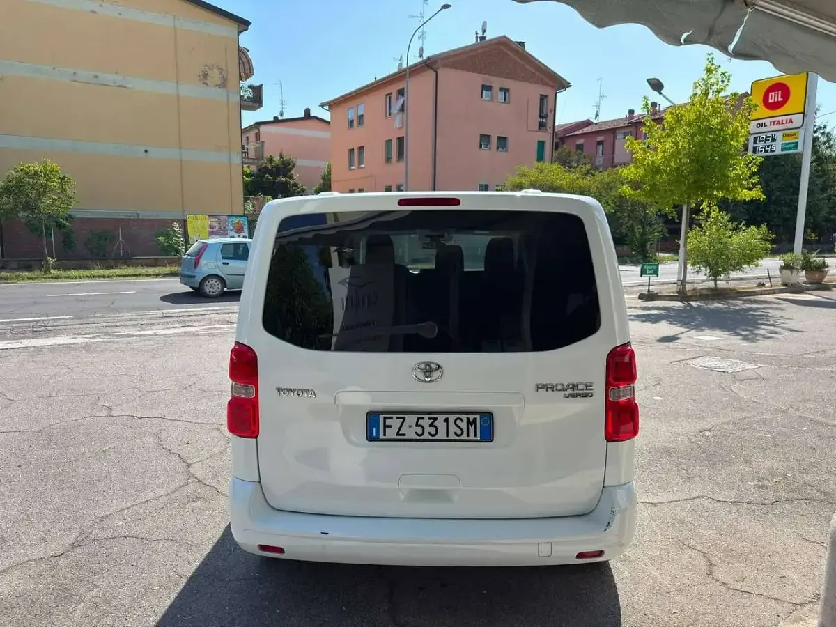 Usata Toyota Proace Verso 120 CV (88 kW) 2019 Bianco Station wagon