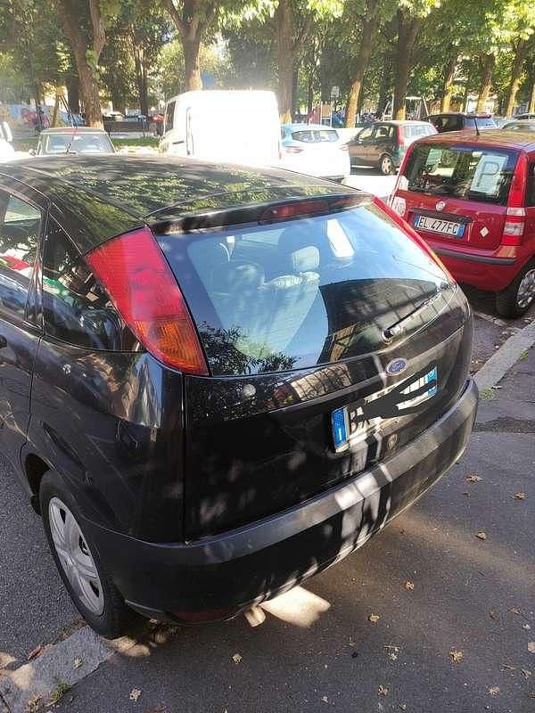 Usata Ford Focus Futura 116 CV (85 kW) 2002 Berlina