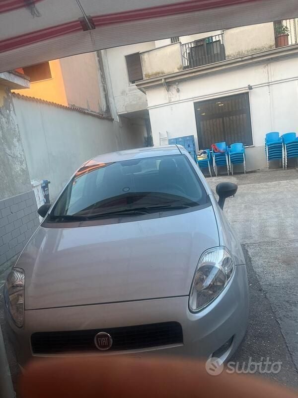 Usata Fiat Punto 65 CV (47 kW) 2010 Grigio Utilitaria