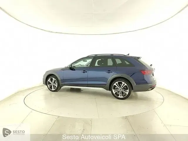 Nuova Audi A4 Allroad Business 265 CV (194 kW) 2025 Blu navarra metallizzato Station wagon