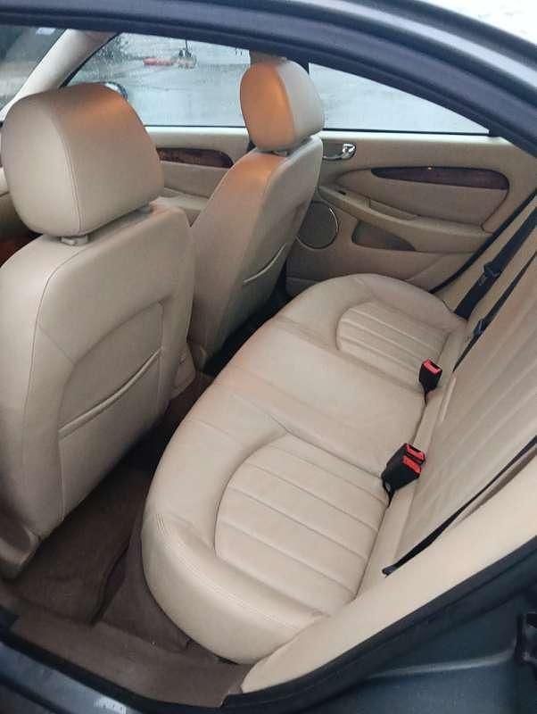 Usata Jaguar X-type Executive 196 CV (144 kW) 2004 Grigio Berlina