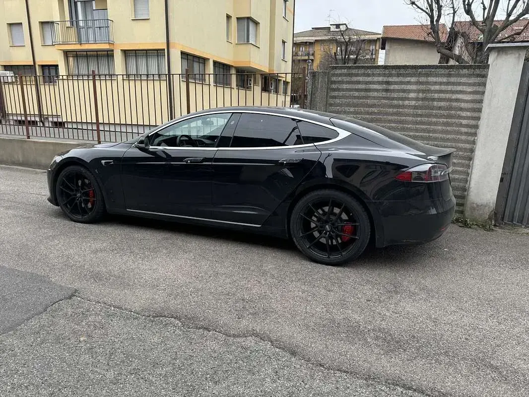 Usata Tesla Model S Performance 169 kW (230 CV) 2019 Nero Utilitaria
