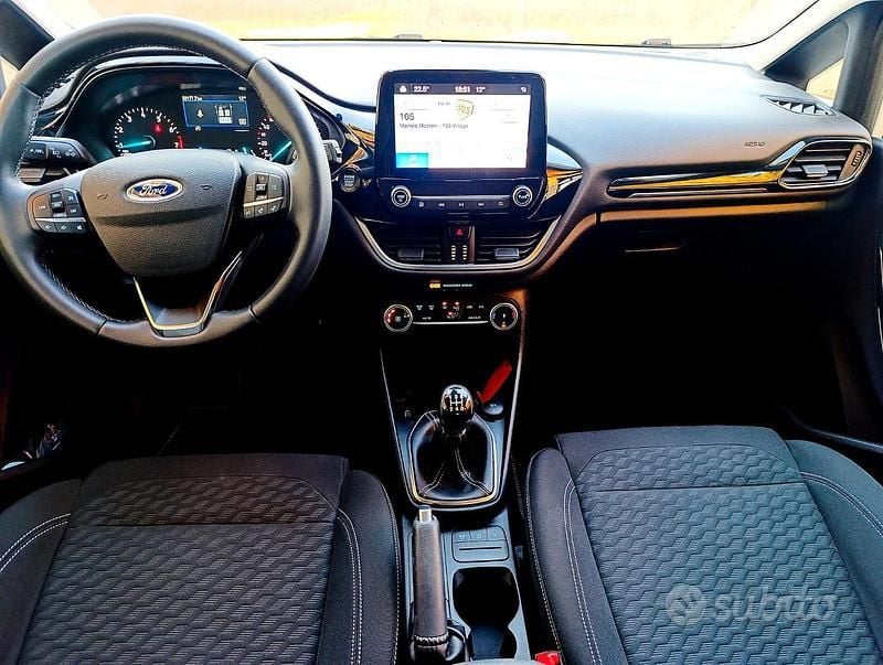Usata Ford Fiesta Titanium 75 CV (55 kW) 2023 Bianco Utilitaria