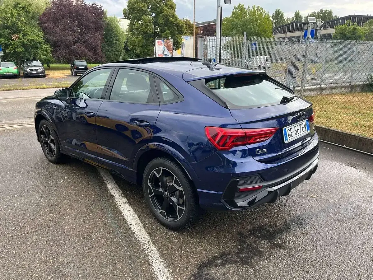 Usata Audi Q3 Sportback S-Line 150 CV (110 kW) 2021 Blu/azzurro SUV