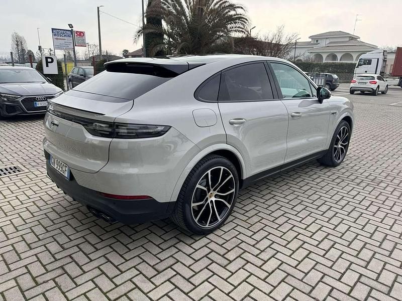 Usata Porsche Cayenne Coupe 340 CV (250 kW) 2023 Grigio Coupé