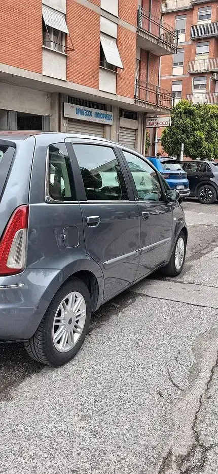 Usata Lancia Musa 95 CV (69 kW) 2012 Grigio Monovolume