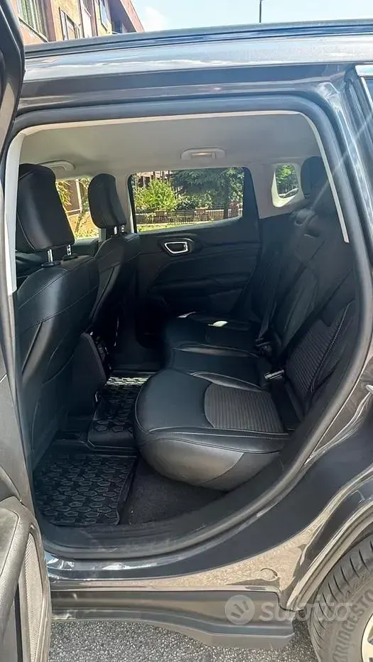 Usata Jeep Compass 131 CV (96 kW) 2024 Grigio SUV