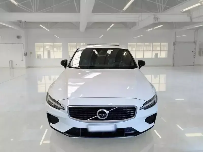 Usata Volvo S60 R-Design 250 CV (183 kW) 2019 Berlina