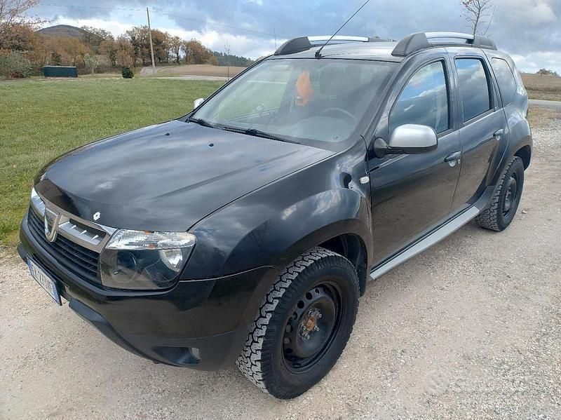 Nero Usata 2011 Dacia Duster SUV | 5500 € (Buon prezzo) - Immagine 1/4
