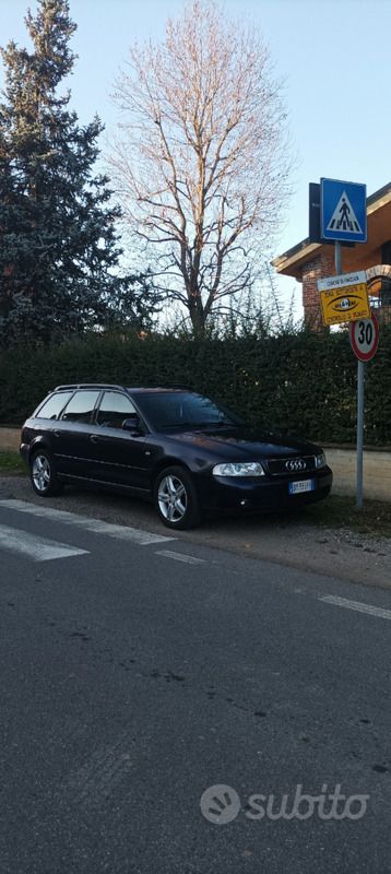 Blu Usata 2001 Audi A4 Station wagon | 2500 € - Immagine 1/3