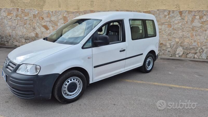Bianco Usata 2009 VW Caddy Monovolume | 6500 € (Buon prezzo) - Immagine 1/4