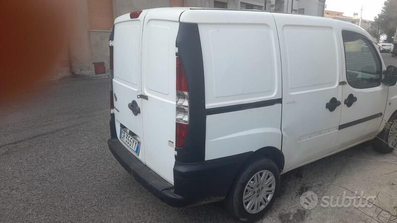 Usata Fiat Doblò 63 CV (46 kW) 2004 Monovolume