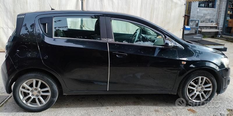 Usata Chevrolet Aveo LTZ 95 CV (69 kW) 2013 Nero Utilitaria