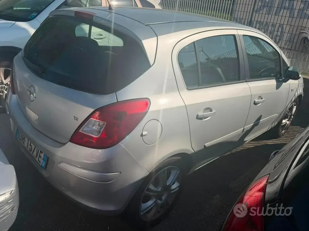 Usata Opel Corsa Enjoy 80 CV (58 kW) 2007 Grigio Utilitaria