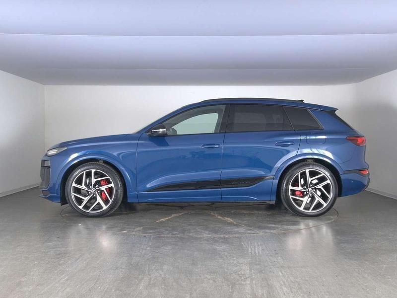 Usata Audi e-tron Sport 380 kW (517 CV) 2024 Blu ascari metallizzato SUV