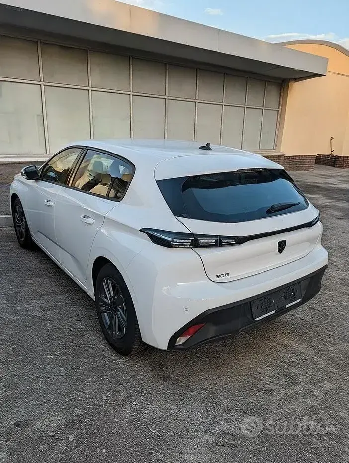 Usata Peugeot 308 131 CV (96 kW) 2022 Bianco Berlina