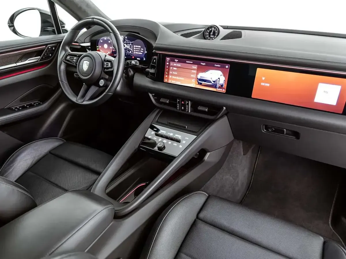 Usata Porsche Macan Turbo 469 kW (639 CV) 2024 Grigio SUV
