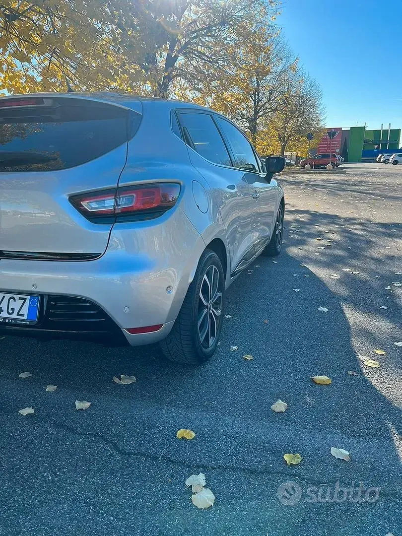 Usata Renault Clio Intens 90 CV (66 kW) 2019 Grigio Utilitaria