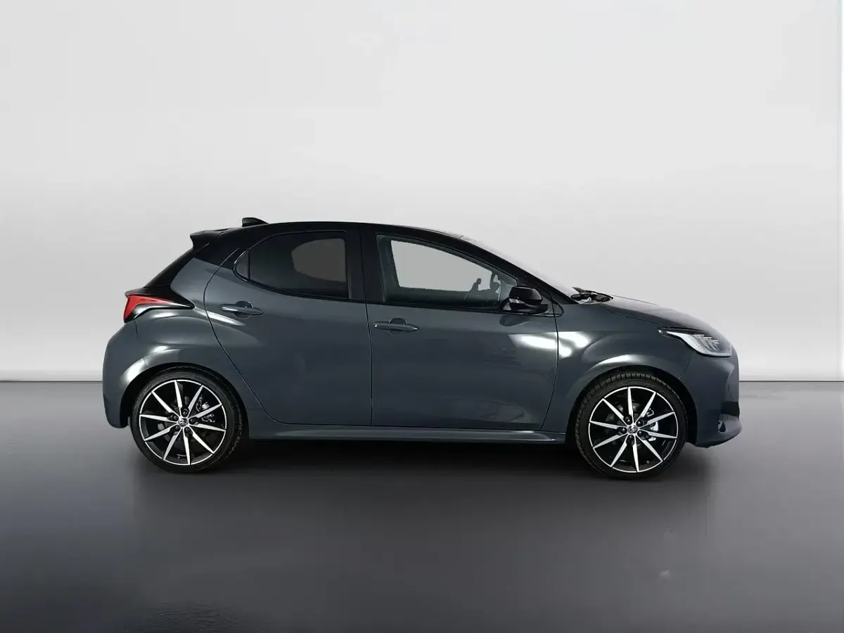 Nuova Toyota Yaris Sport 92 CV (67 kW) 2025 Grigio Utilitaria