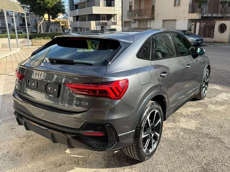 Usata Audi Q3 Sportback S-Line 150 CV (110 kW) 2020 Grigio SUV