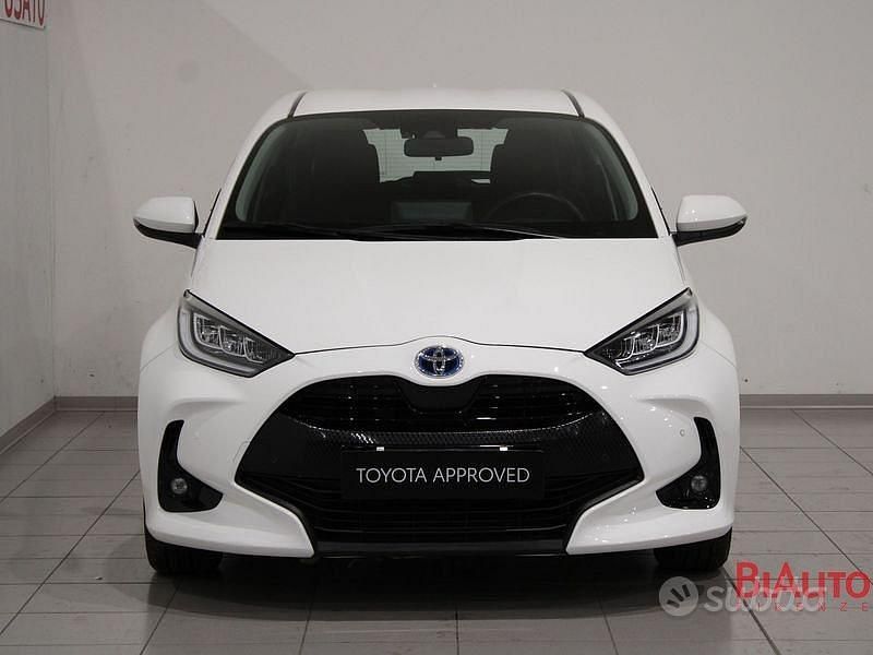 Usata Toyota Yaris Hybrid Trend 115 CV (84 kW) 2022 Bianco Berlina