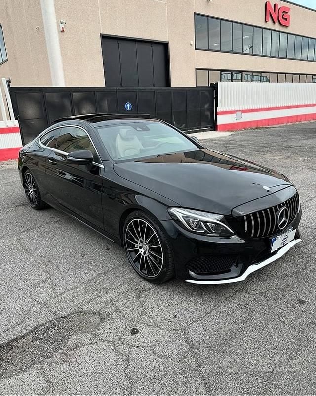 Usata Mercedes C300 Premium Plus 245 CV (180 kW) 2016 Nero Coupé