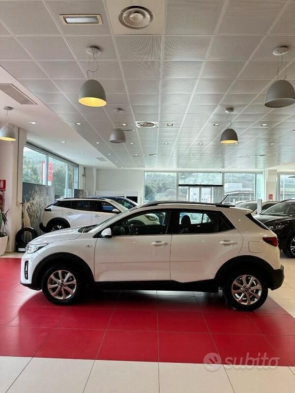 Usata Kia Stonic Style 101 CV (74 kW) 2019 Bianco SUV