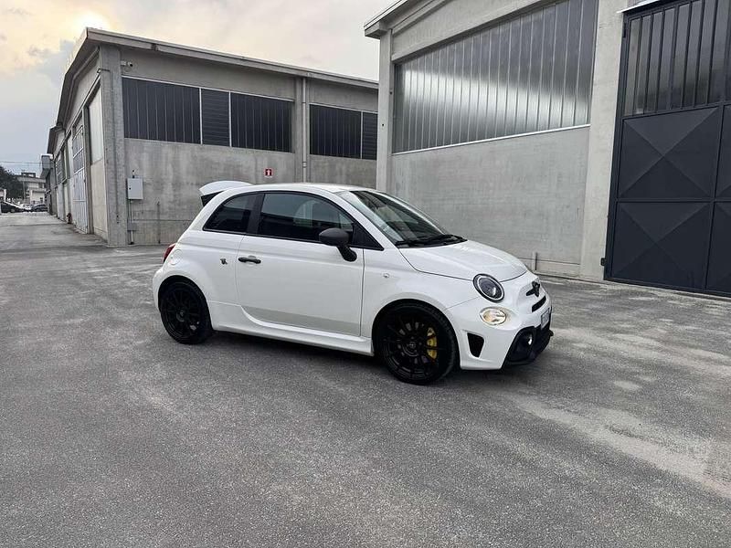 Usata Abarth 695 Competizione 179 CV (131 kW) 2024 Utilitaria