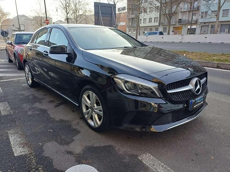 Usata Mercedes A180 Premium 109 CV (80 kW) 2018 Nero notte Berlina