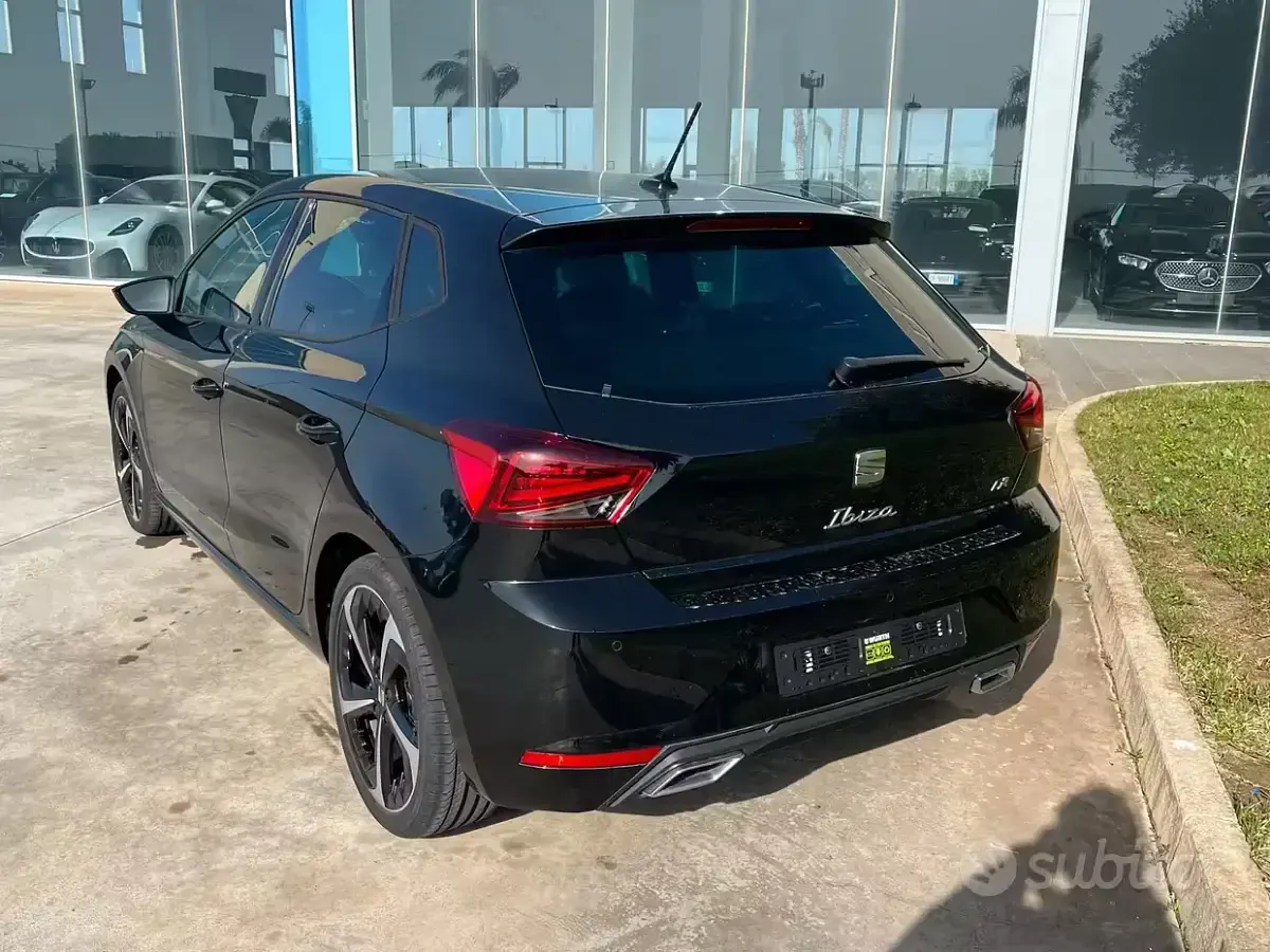 Nouă Seat Ibiza FR 116 CP (85 kW) 2026 Negru Hatchback