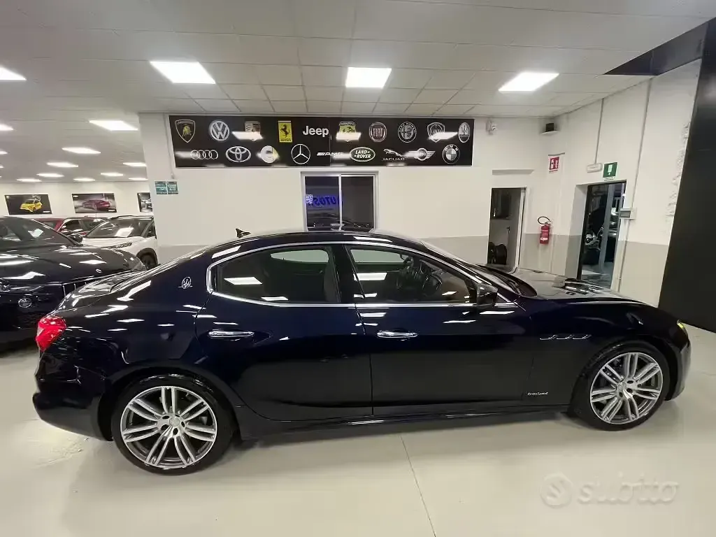 Usata Maserati Ghibli 275 CV (202 kW) 2020 Blu/azzurro Berlina