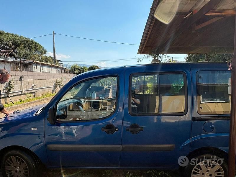 Usata Fiat Doblò 85 CV (62 kW) 2006 Blu Monovolume